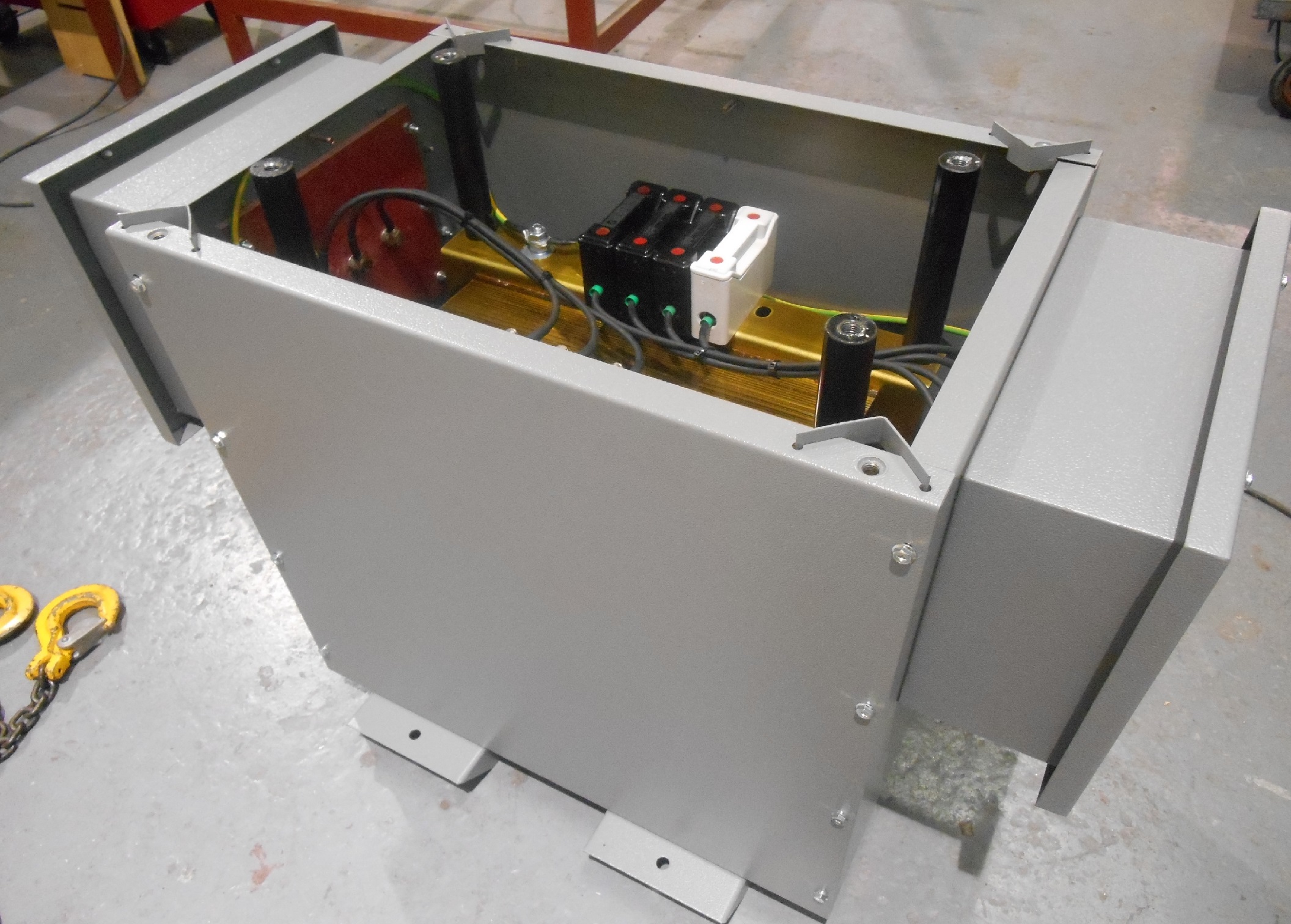 Isolation transformer